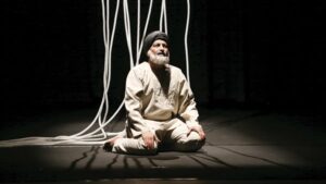 مسرحية الحلاج وحيدا